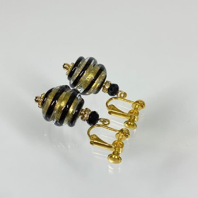 ベネチアンガラス イヤリング CANDY 黒 | Della Luna ｜ヴェネツィアン