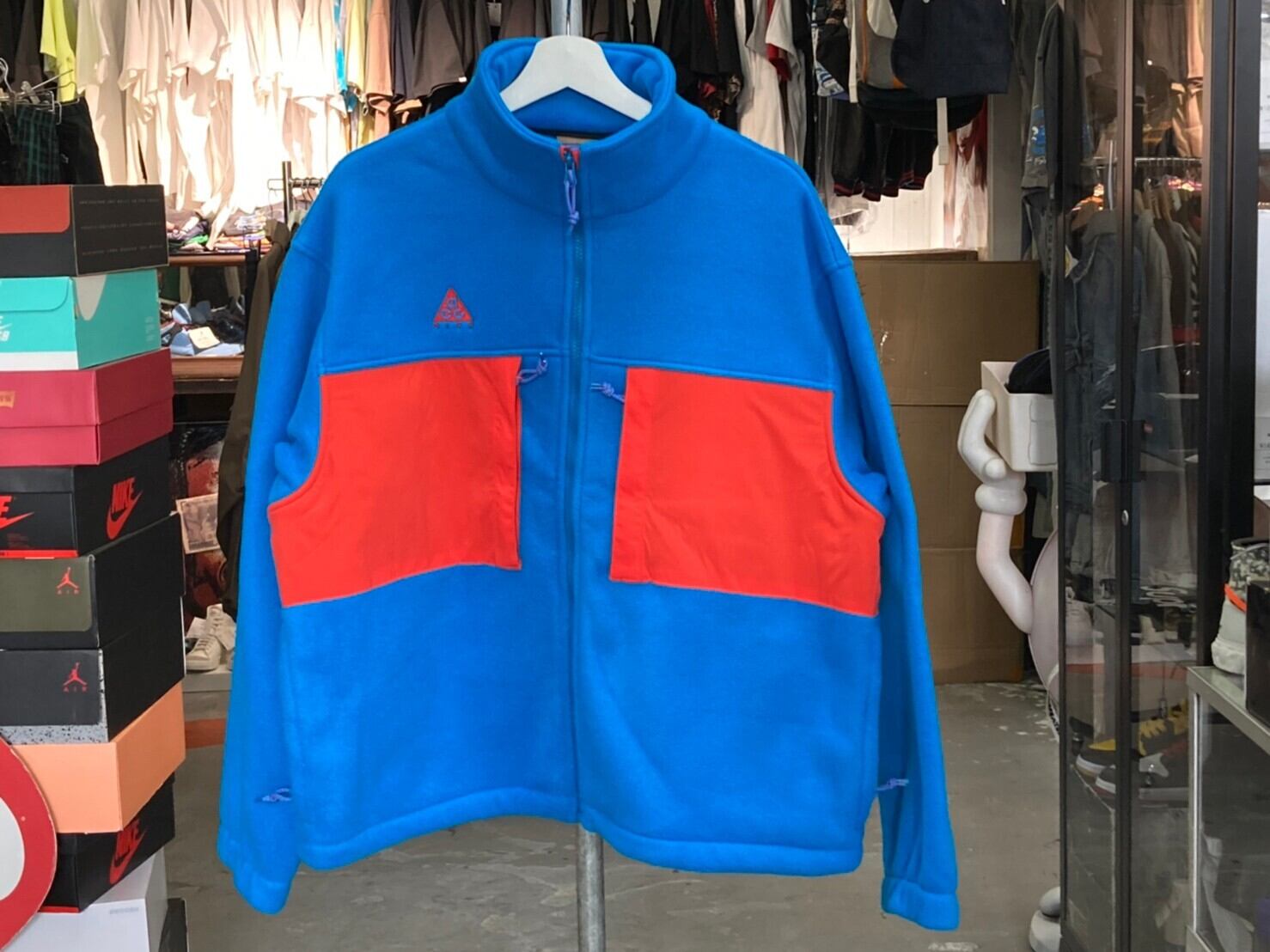 nike lightweight fleece jacket