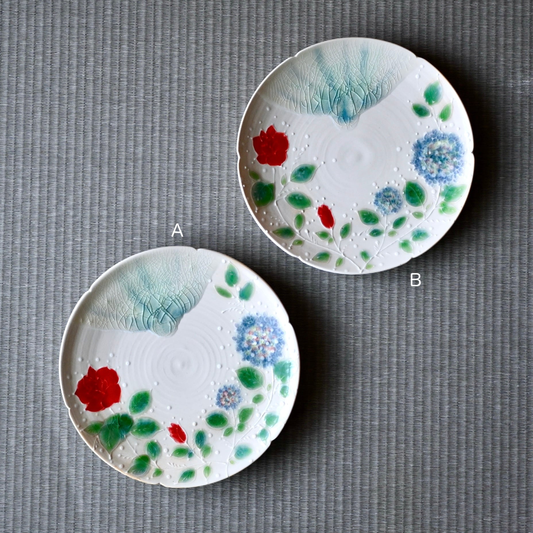 15.水辺のバラと紫陽花丸ヒラ皿B | 陶工房 みかガマ ＊ のぐちみか