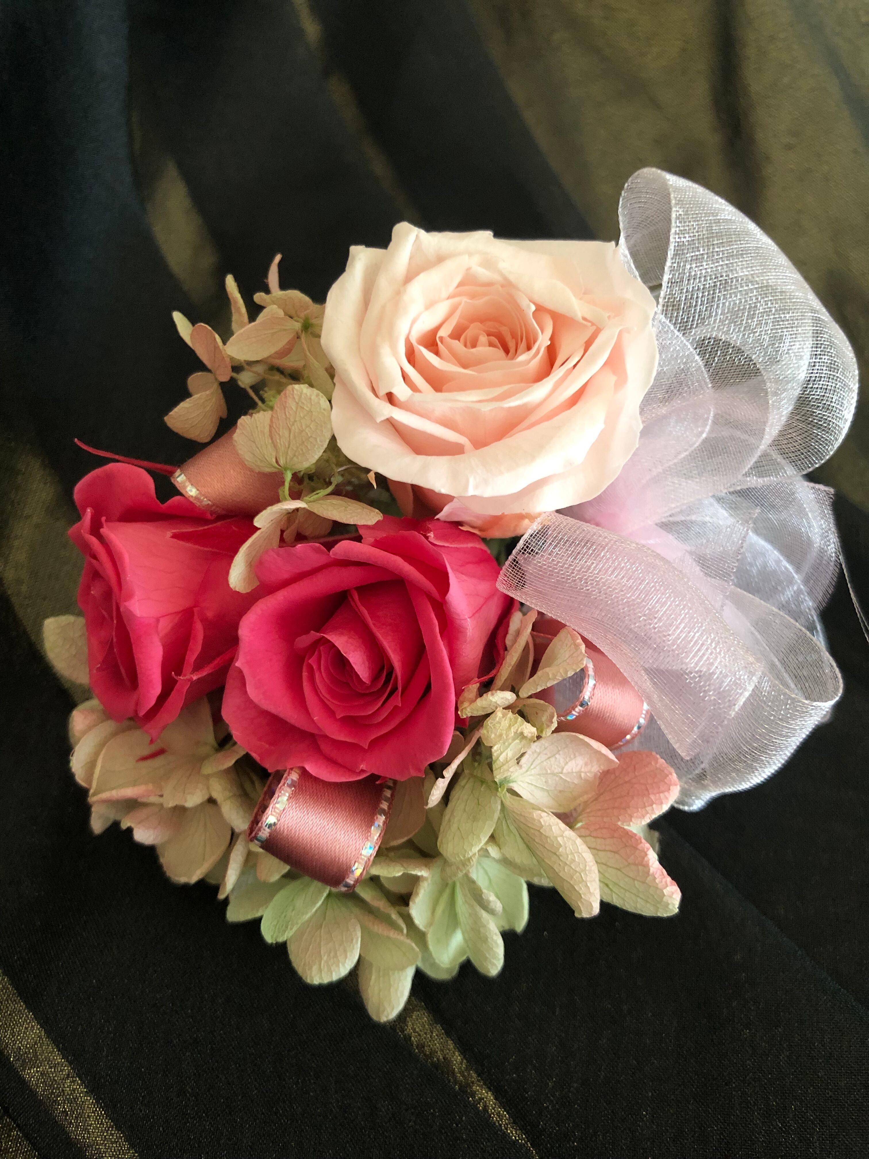 オーダー受付コサージュor髪飾りプリザーブドフラワー