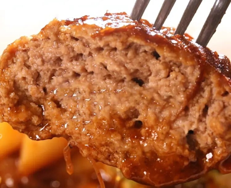 人気NO1】デミグラスビーフシチューの煮込みハンバーグ | 榎本