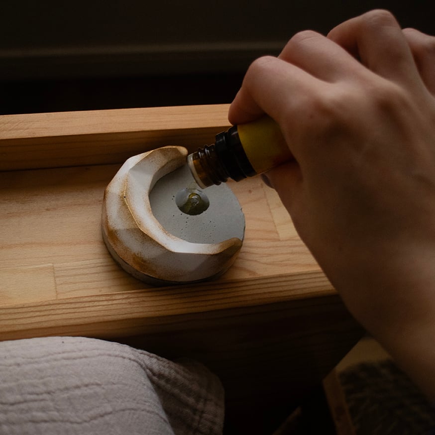 カラーが選べる】michikake moon stone《月の満ち欠けを映す 三日月の