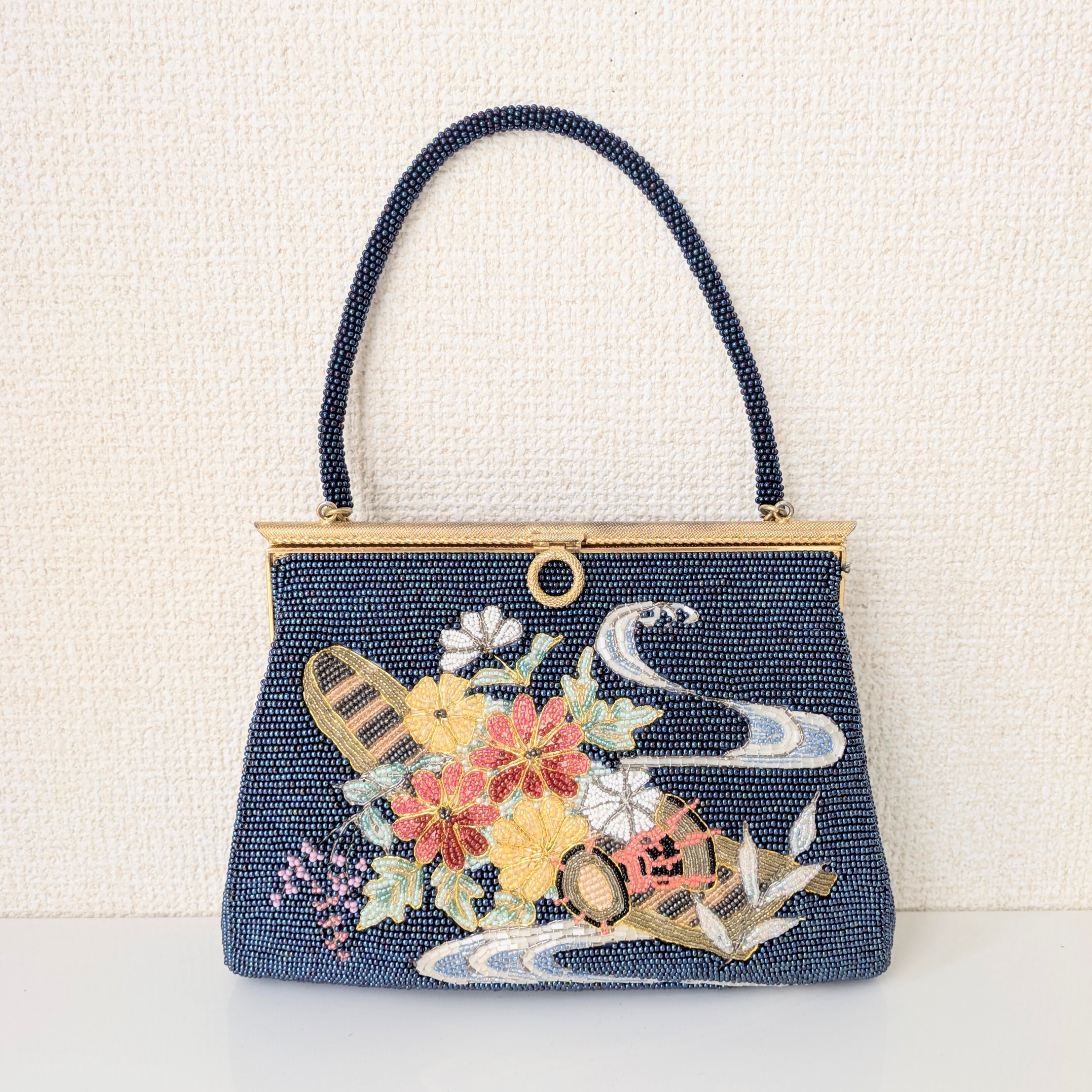【値下げ中】昭和レトロ　ヴィンテージ　ビーズバッグ　パーティーバッグ Vintage】ビーズ刺繍バッグ 紺色 金 花筏 パーティーバッグ 昭和レトロ