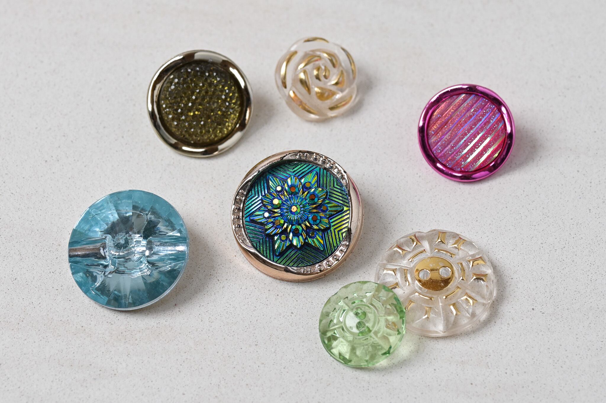 2個セット レトロな大きめヴィンテージボタン 透明 26ミリ | チェコ