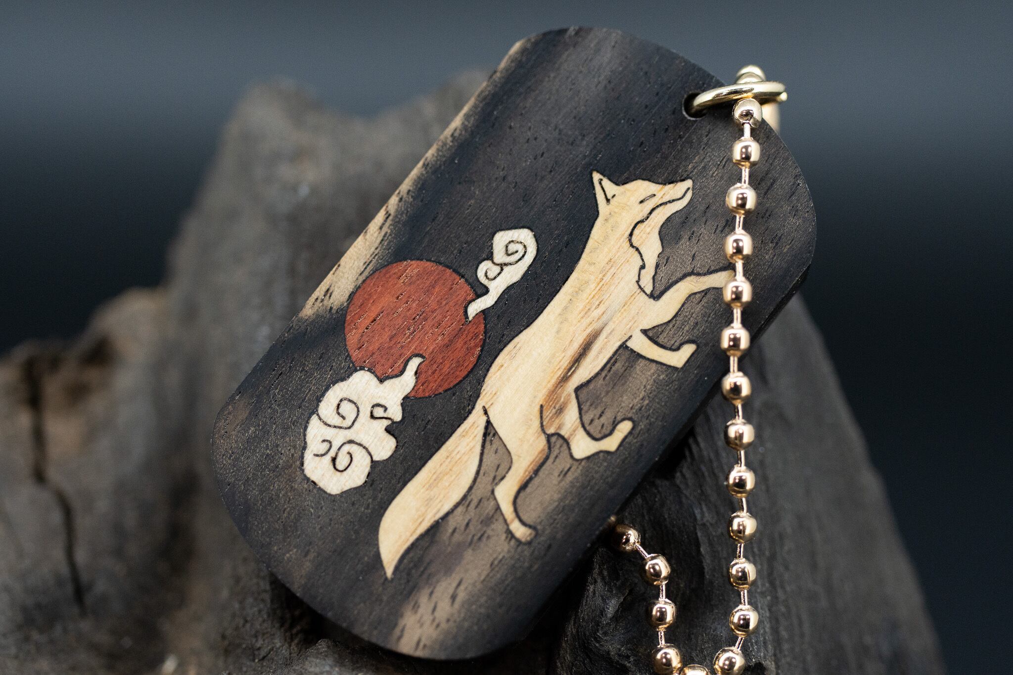 【魅惑の黒い紋様】 黒柿 ドッグタグ 象嵌 十五夜きつね