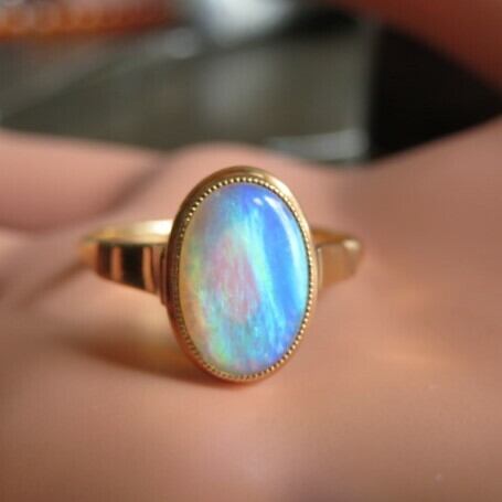 ヴィンテージ K18 光彩オパール覆輪留めリング