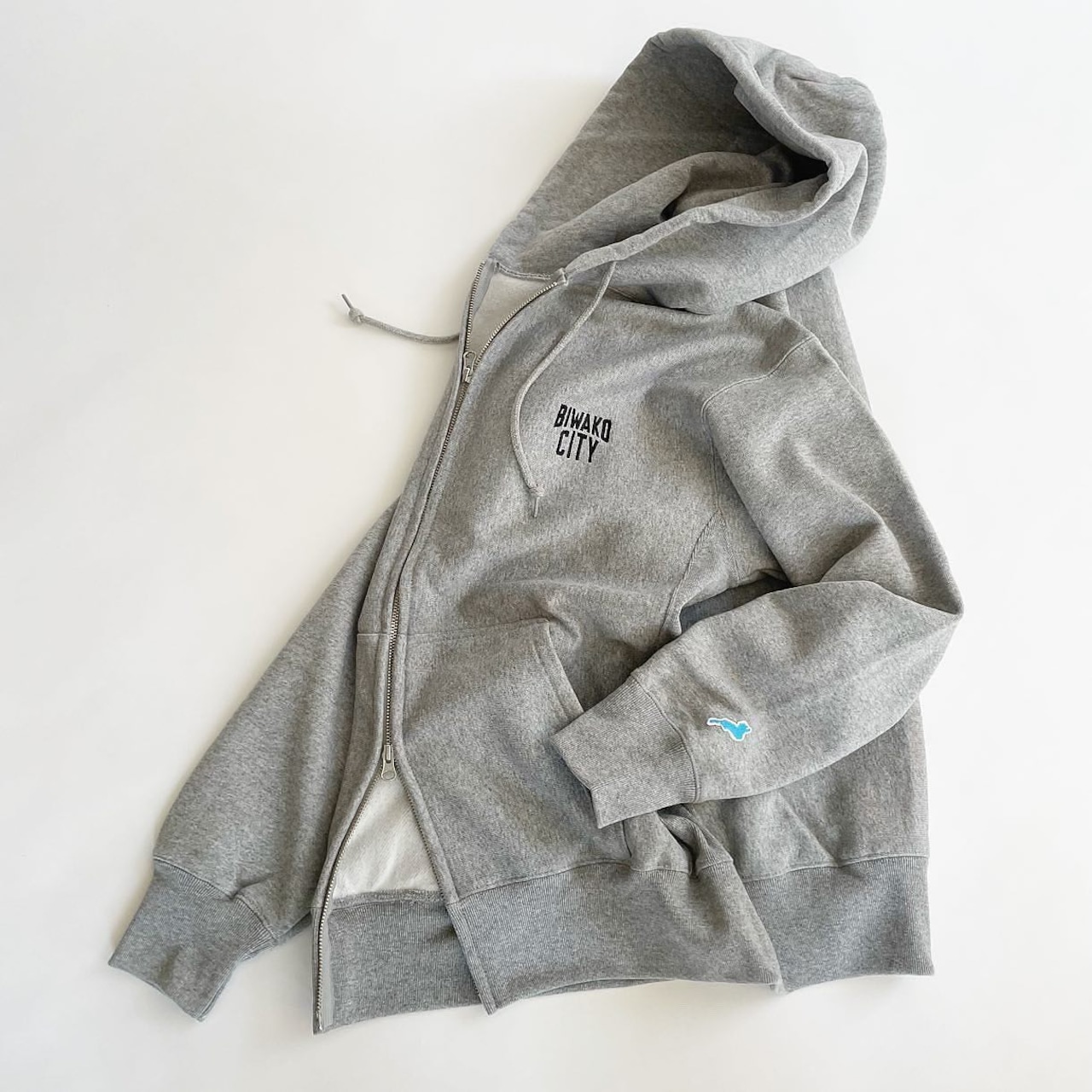 BIWAKO CITY / EMBROIDERY LOGO SWEAT ZIP HOODIE