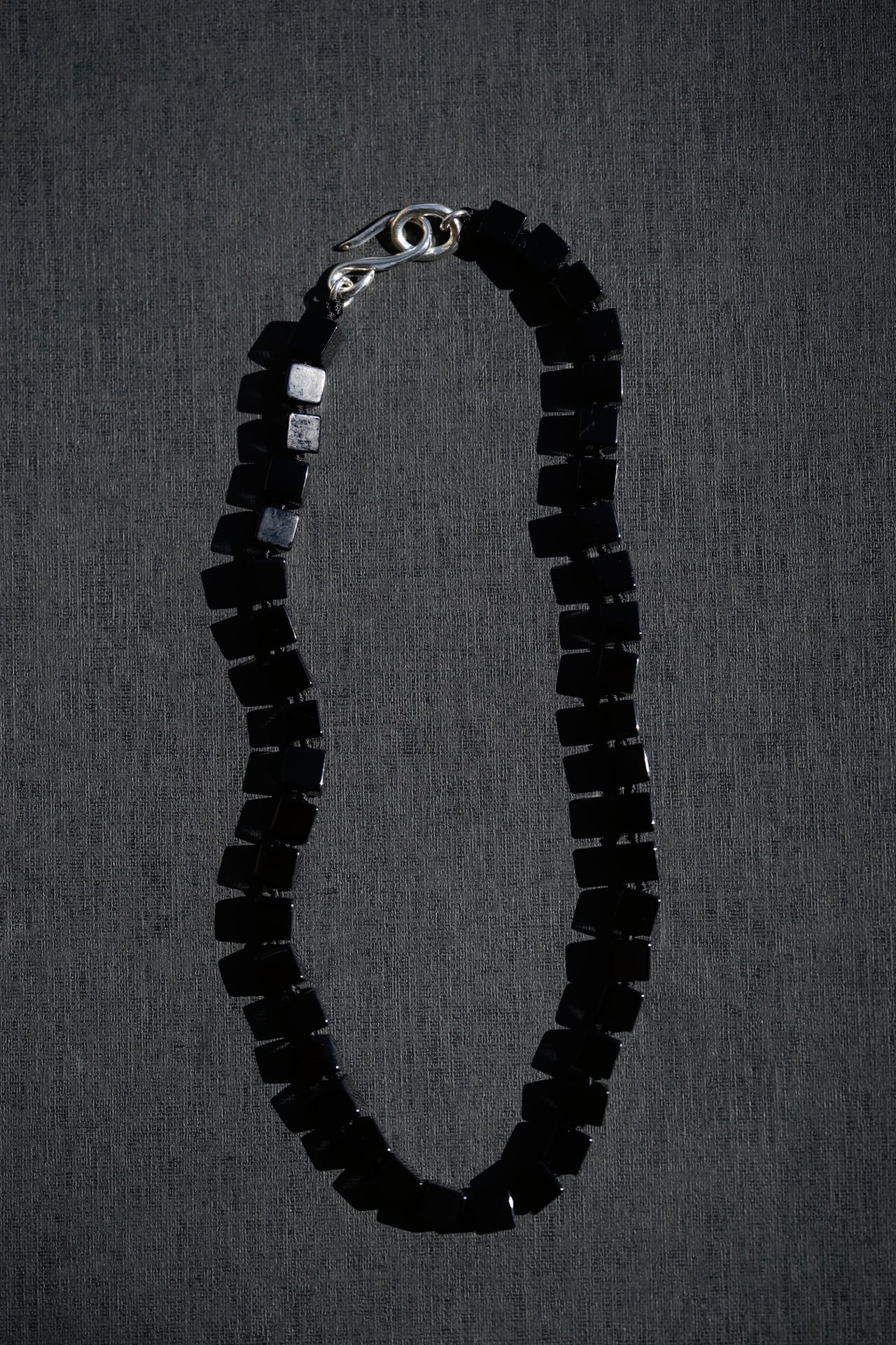 R.ALAGAN - CUBE STONE NECKLACE / BLACK ONYX | EMA