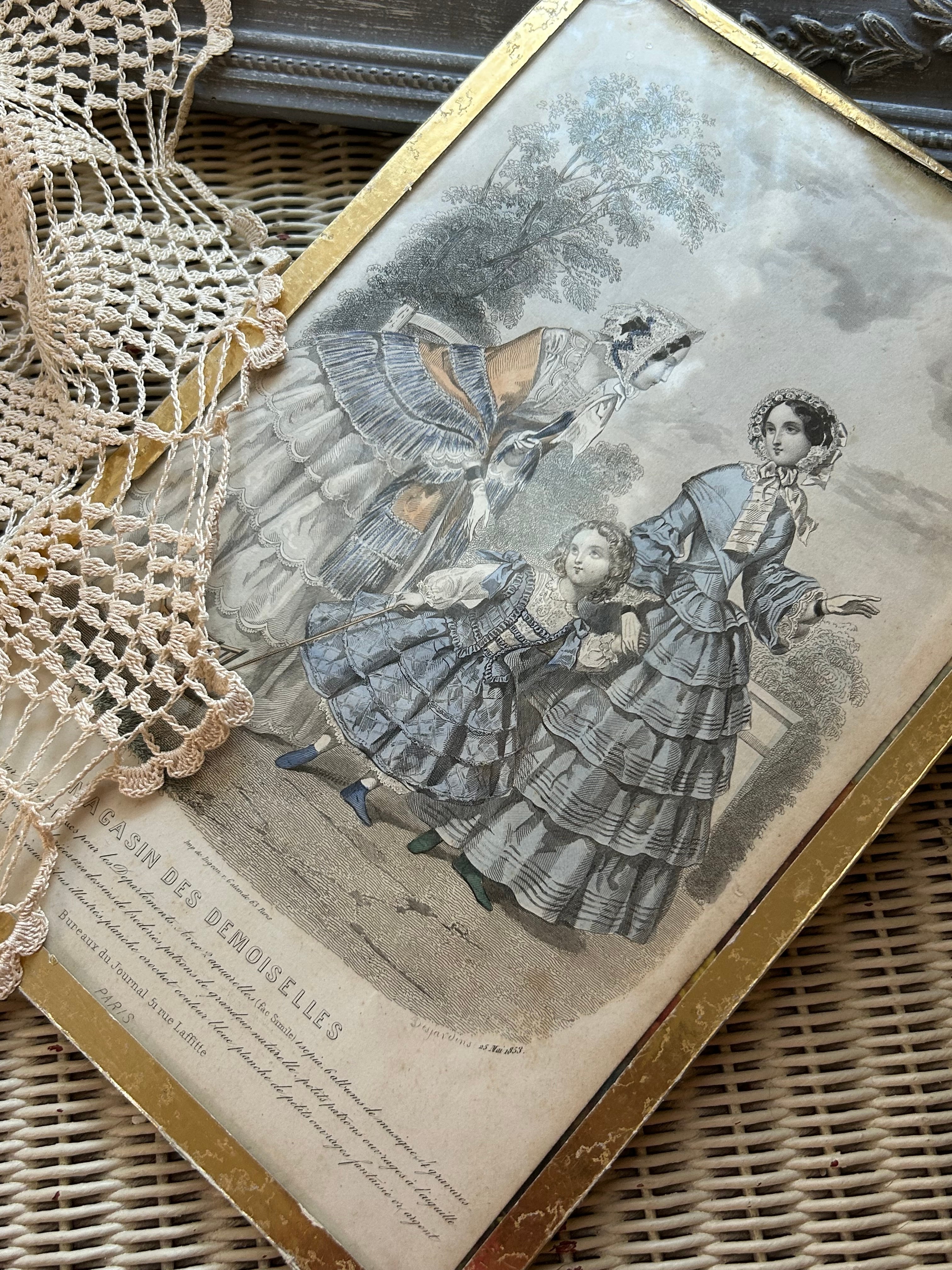 フランスアンティーク MAGASIN DES DEMOISELLES リトグラフ モード画 1853年 版画 ファッションプレート 額装 インテリア