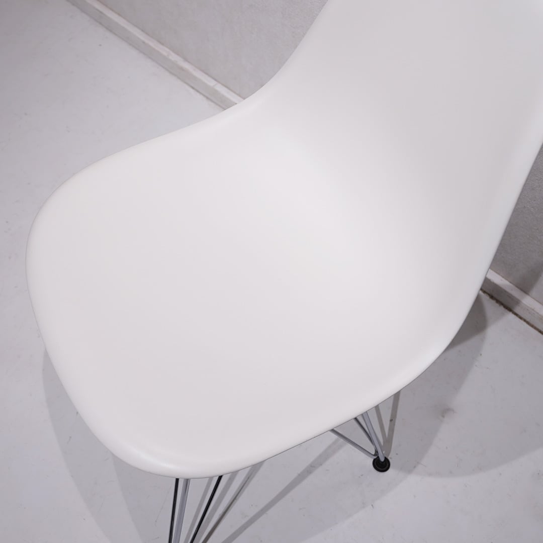 Herman Miller Eames Molded Plastic Side Shell Chair / ミッド