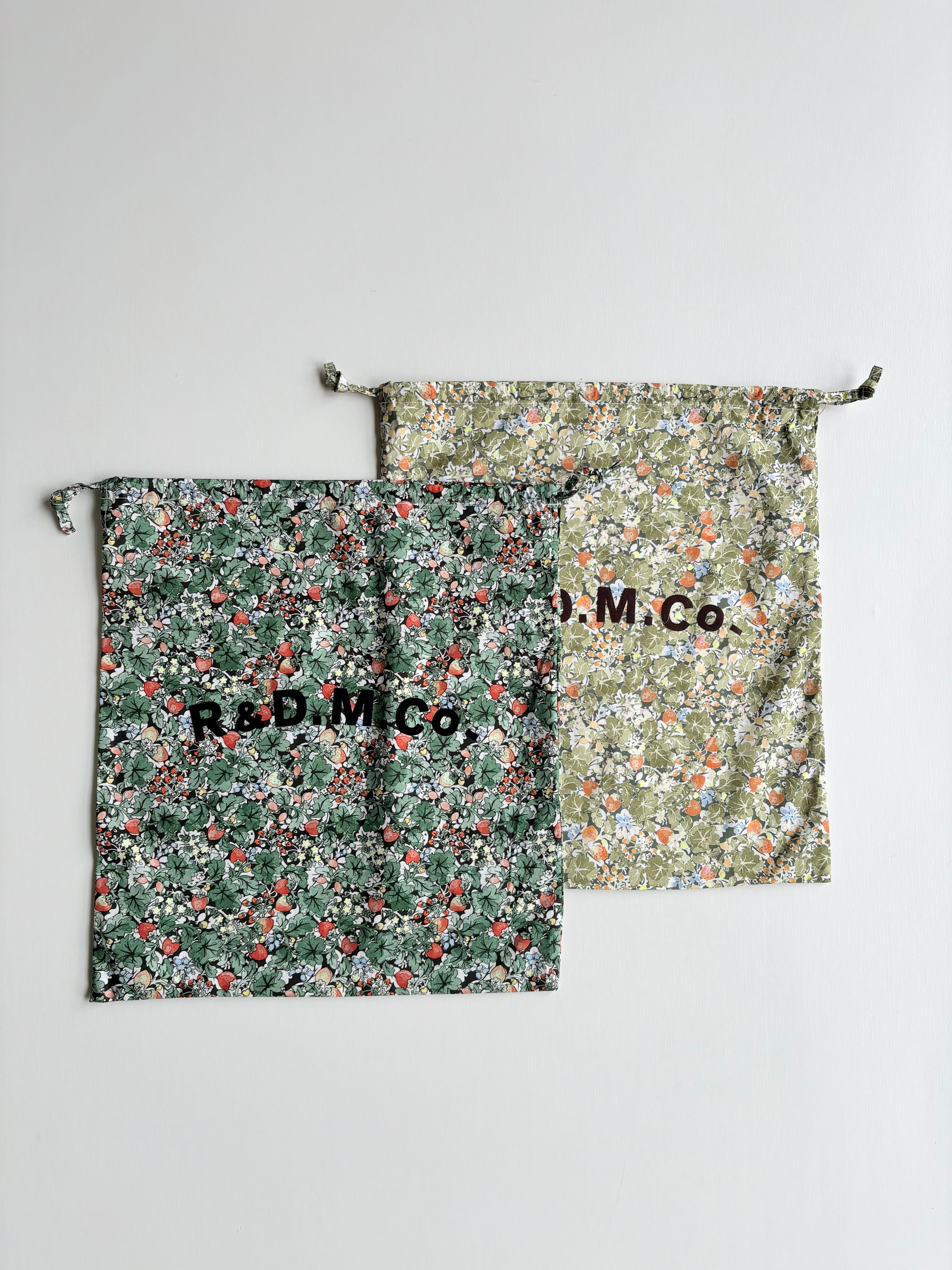 R&D.M.Co-】WILD BERRY FIELD LAWN DRAWSTRING BAG (L) no.7882