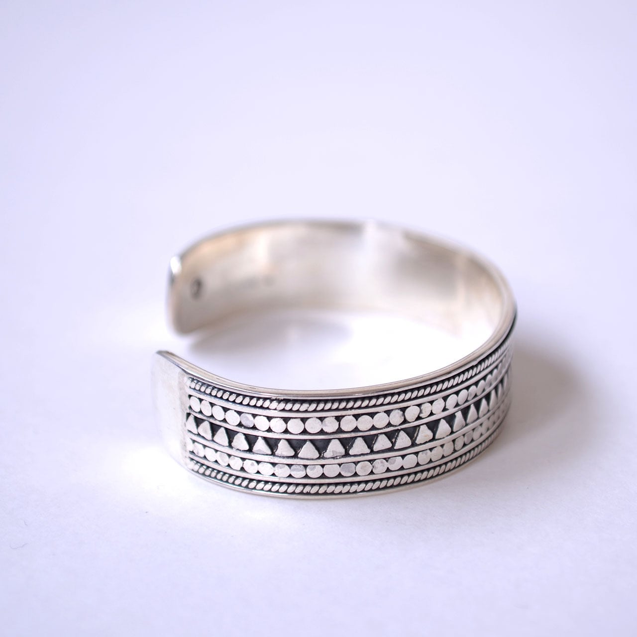 Narrow Armadilo Tri Bangle (メンズ/レディース)