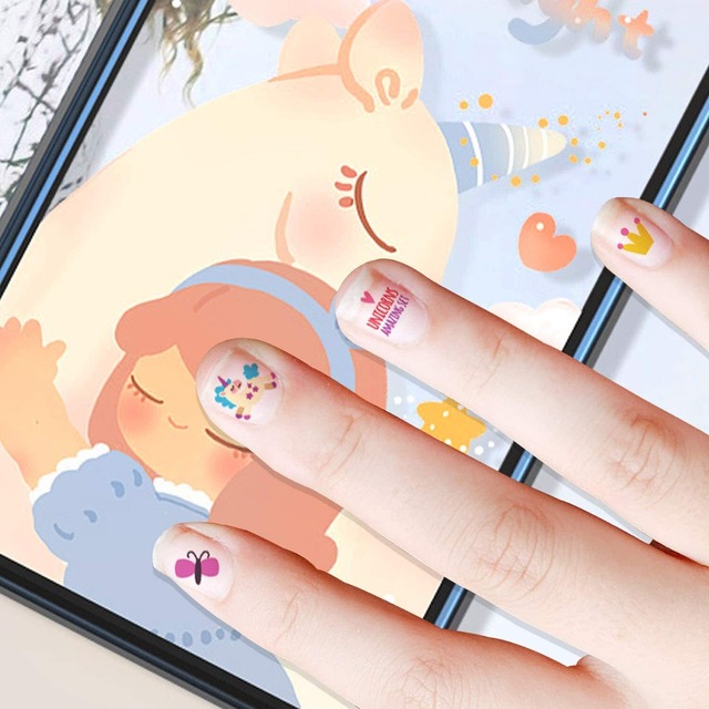 ネイルシールこども かわいい ユニコーン花柄 10枚と1枚 パンダのタトゥーシール、3D貼るだけマニキュアセット キャラクターデザイン 子供ネイルステッカー 選べる400種類、レインボーユニコーン・星・王女・花ネイルパターン 極薄 重ね貼り 褒美シール 誕生日パーティー文化祭 学园祭用