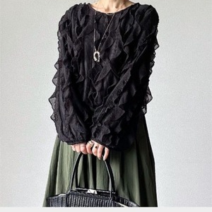 プルオーバーシャツ