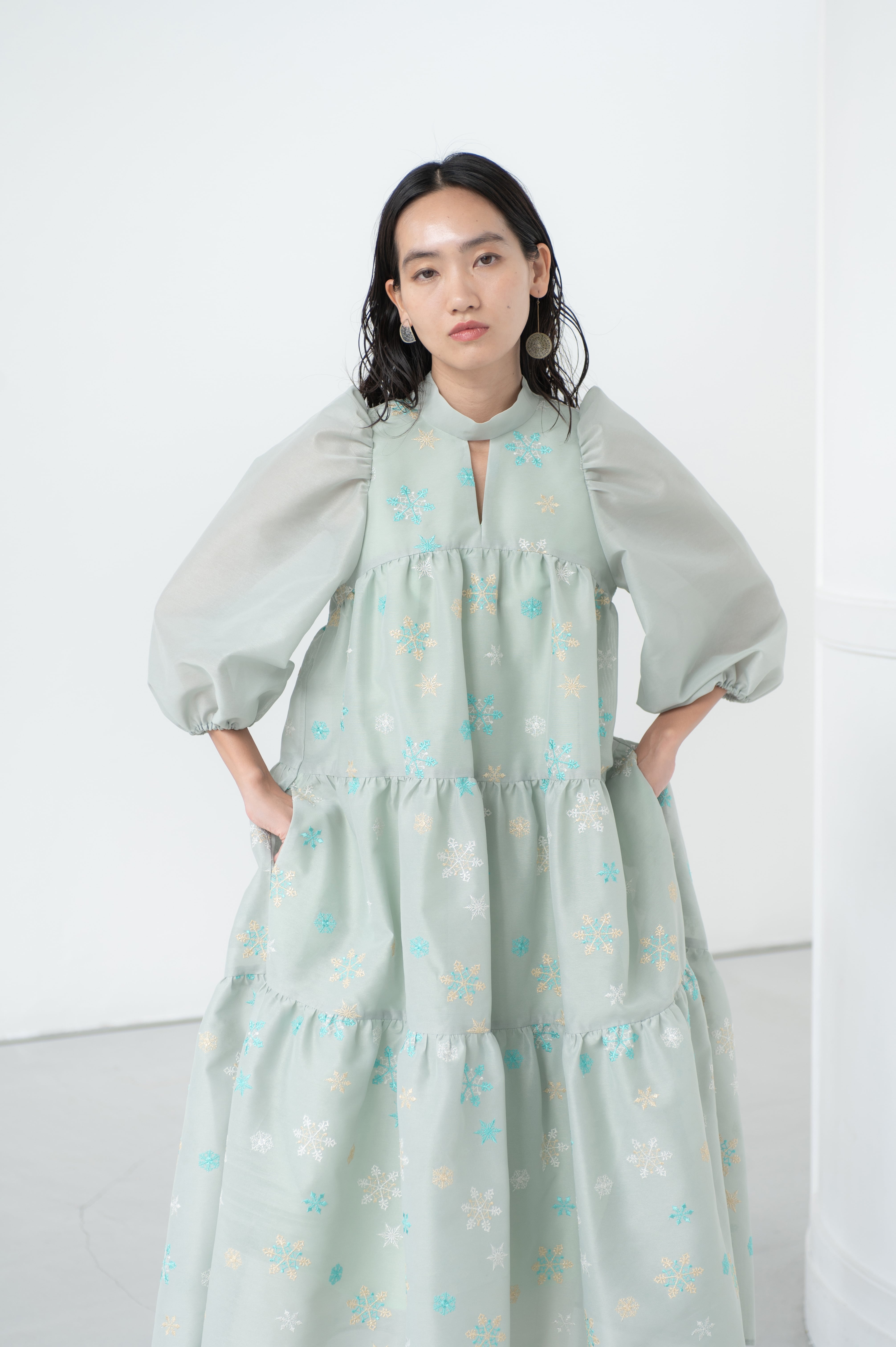スーツ・フォーマル・ドレス Arobe  Flake Embroidery Tired Dress Arobe Snow Flake Embroidery Tired Dress