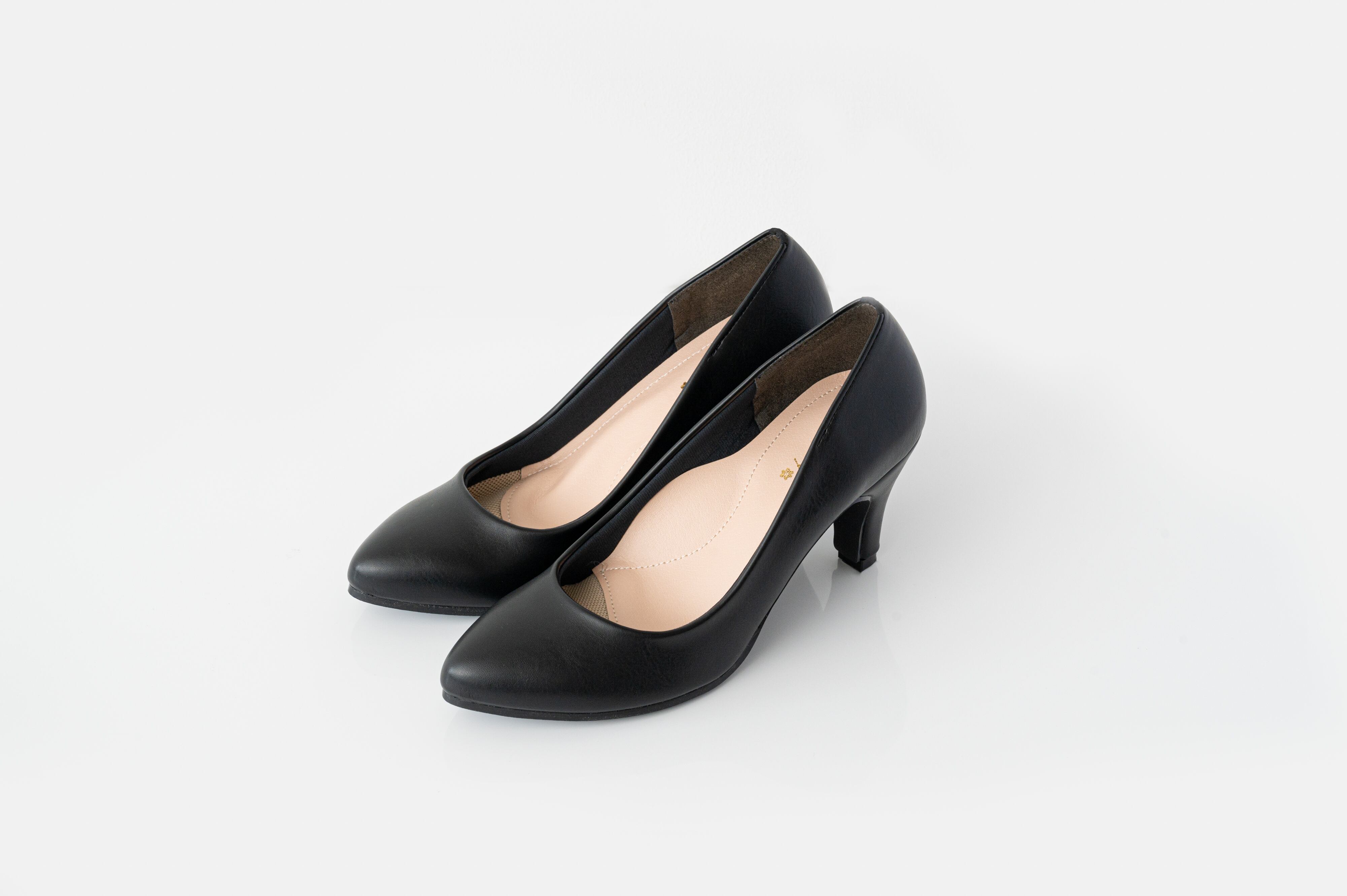 晴雨兼用）ポインテッドパンプス | hermerry