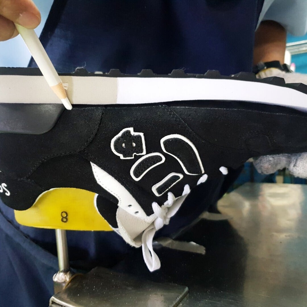 試着のみ　にゅ～ず『BLACK』LIMITED EDITION 27.5cm にゅ〜ず『BLACK』限定版 “LIMITED MODEL” | SANGACIO