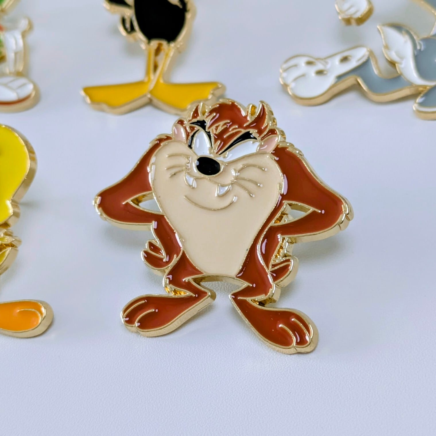 送料無料！ ☆ピンズ PINS☆ピンバッジ 【 Looney Tunes ( ルーニー