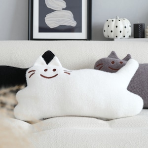 【CUSHION】ノルディックネコ形クッション