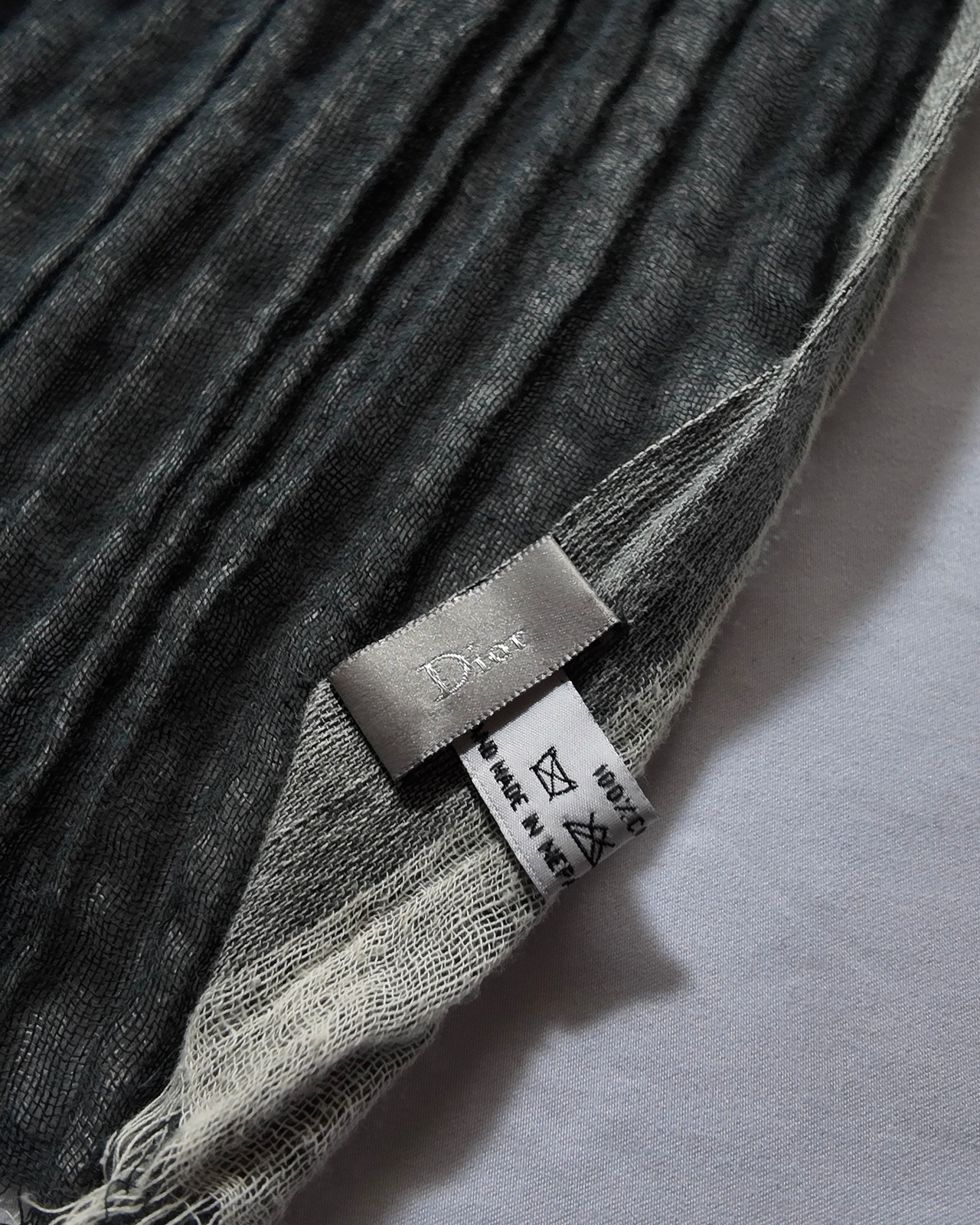 【Dior HOMME】two-tone winkle finish stole