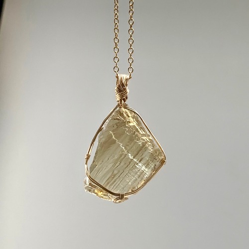 アンダラクリスタル  （シャンパンゴールド）女神巻きペンダントトップ　Andara crystal pendant