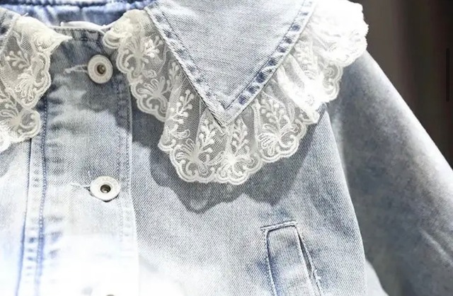 レース襟の可愛いデニムジャケット