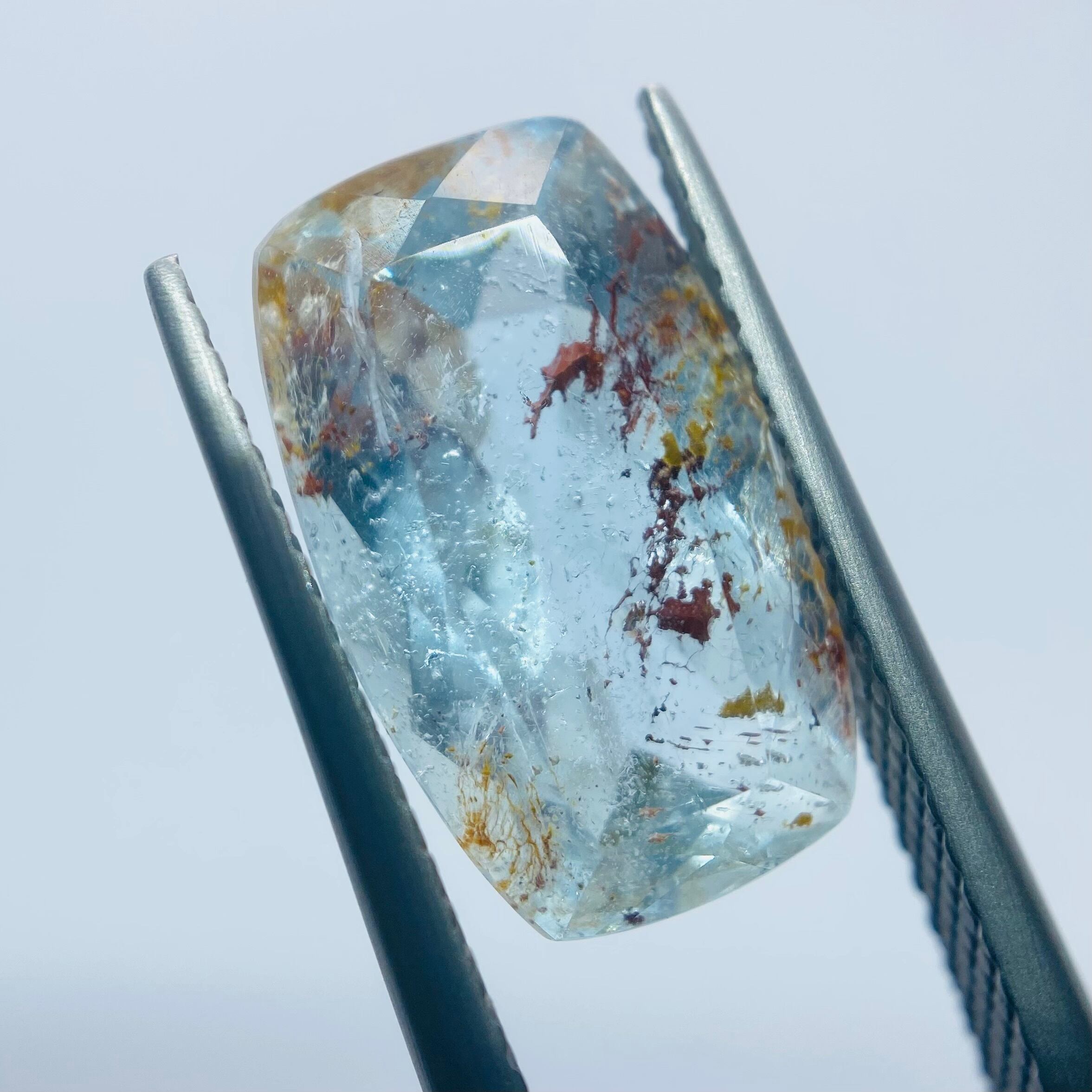 川面　ナチュラルトパーズ