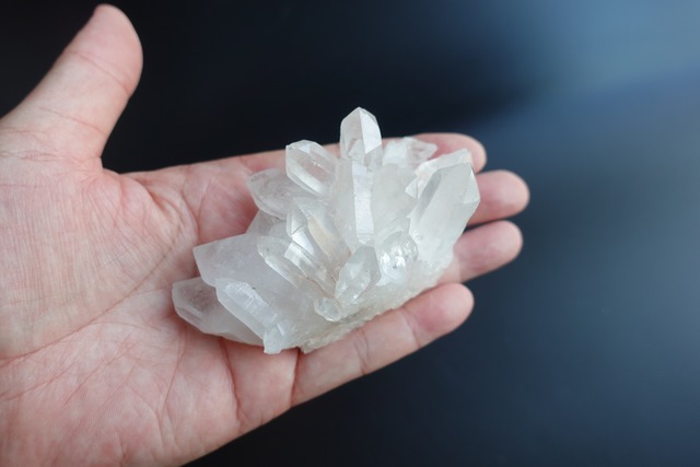 【１】超高波動ヒマーチャル・プラデーシュ州クル渓谷マニカラン水晶 クラスター