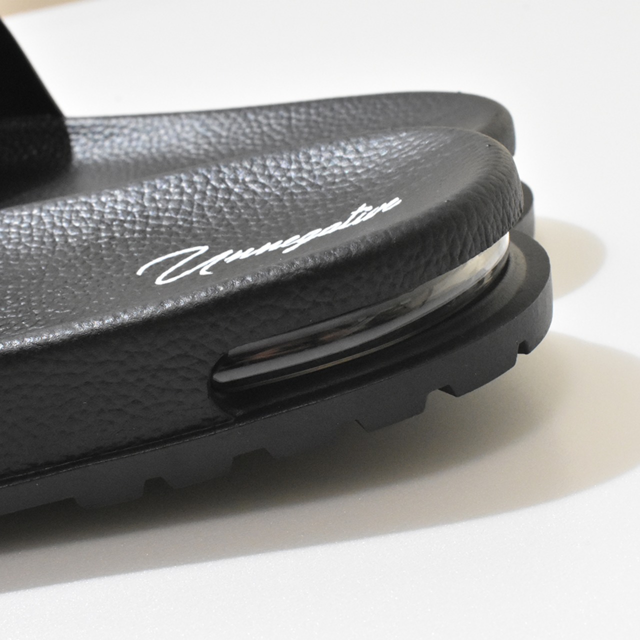 Comfy Air Sandal : ブラック