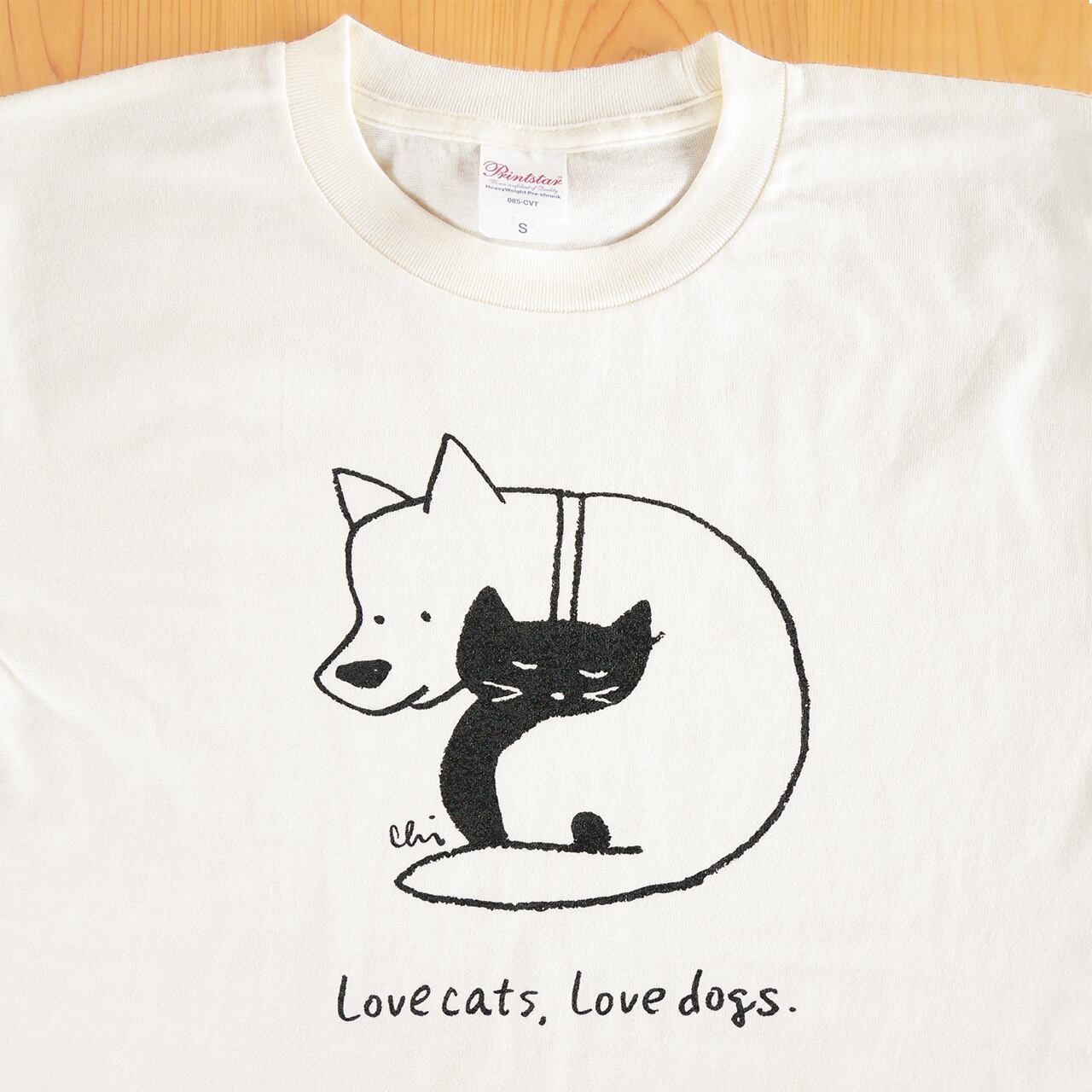 Tシャツ [ねこといぬと：たいせつ] フロスティコーラル | necoya