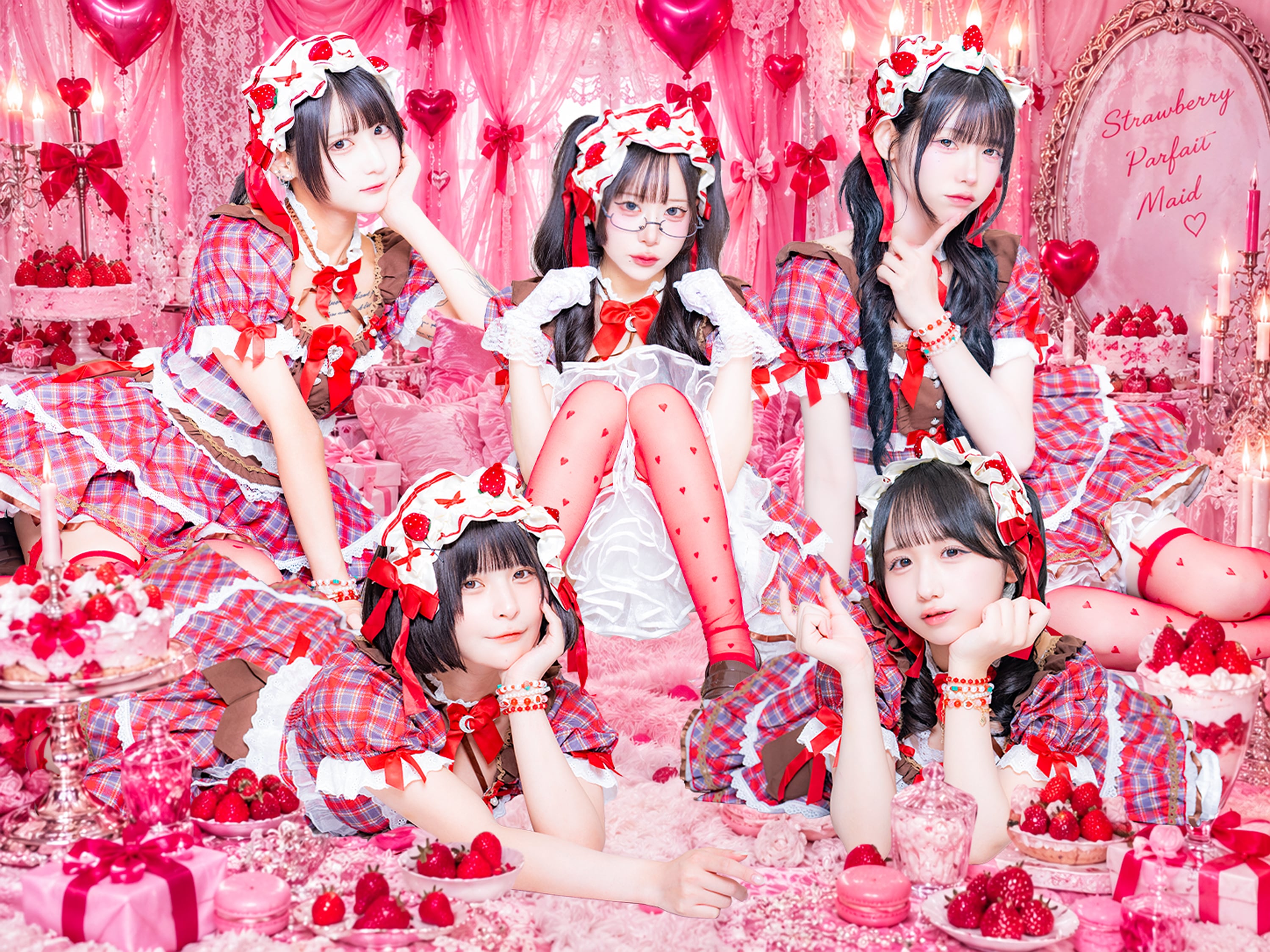⭐︎いちご様オーダーページ⭐︎ hakanai】アクリルスタンド【いちごパフェメイド】 | OTONA CHILD.