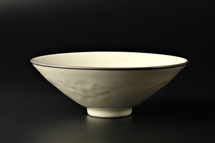 中国 宋時代 定窯 藍釉 陽刻 牡丹文 茶碗 茶盏 共箱 【公式通販】