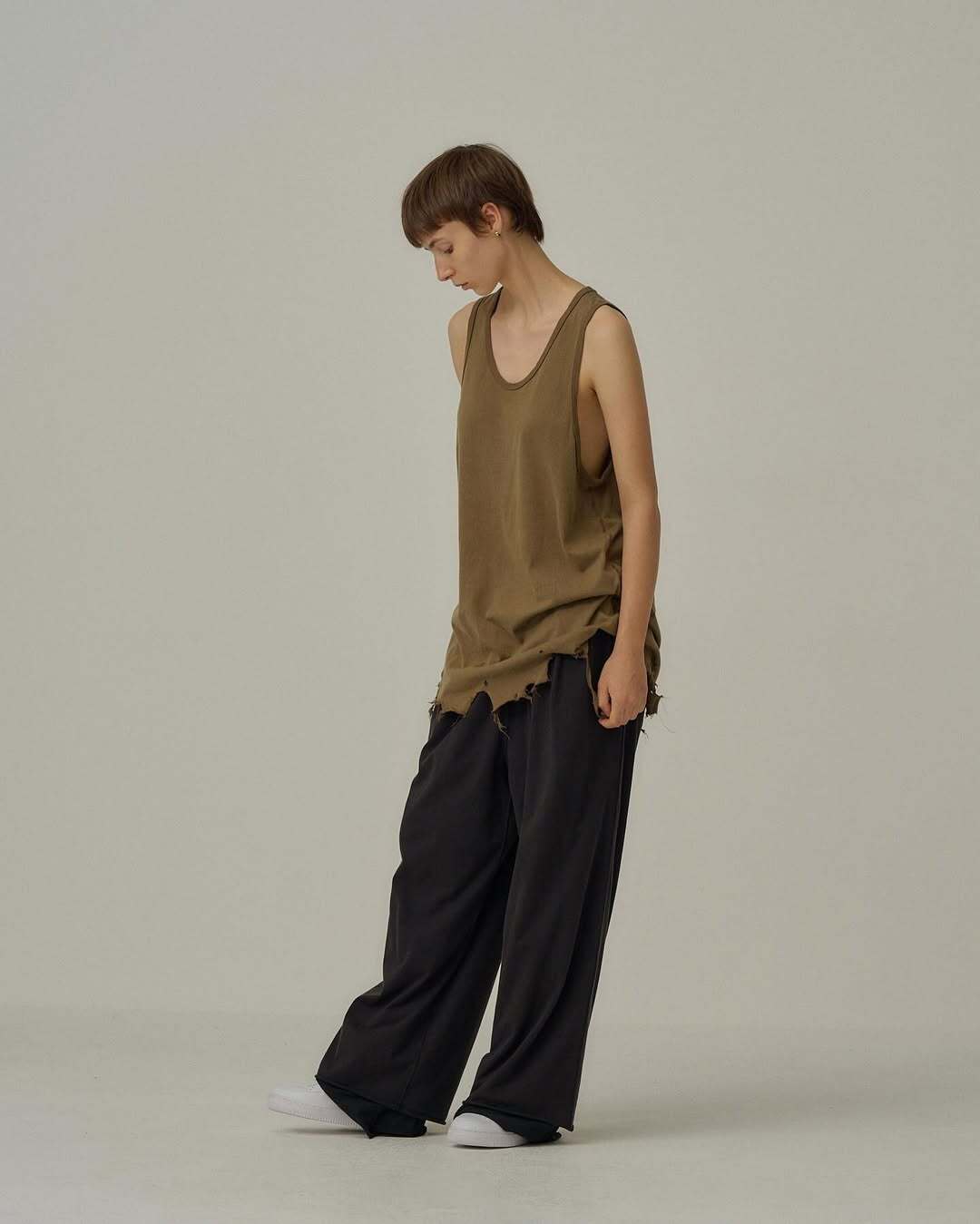 2025 SUMMER COLLECTION】ANCELLM DAMAGE TANK TOP (BROWN) ANC-CT141