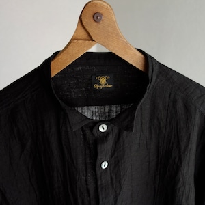 classic petit-wingcollar linen shirt / blalck