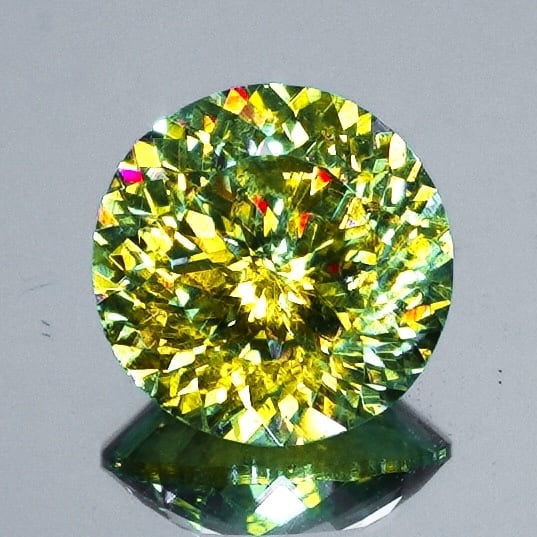 【SIGNATURE】Bright Brilliant Cut®︎ “129 Facets” 0.9ct Natural Yellowish Green Sphene