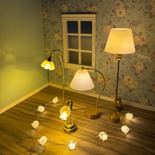 020-30171　ミニチュア家具　furniture accessories ＊1/12サイズ＊ ガーランド照明 スズラン