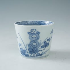 719　古伊万里大振花唐草蓮高台蕎麦猪口　無傷美品　江戸中期