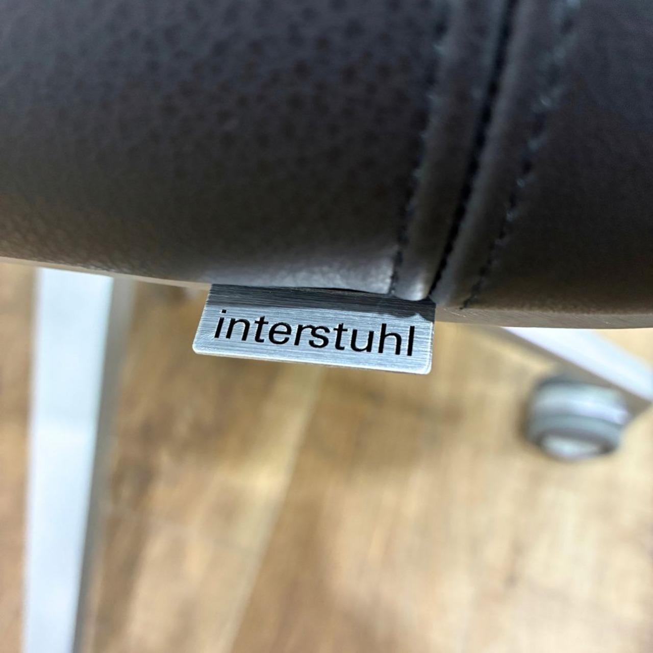 Interstuhl SILVER インタースツール シルバー オフィスチェア デザイナーズ家具 Cassina ixc. 本革 ブラック系【中古】【250サイズ】