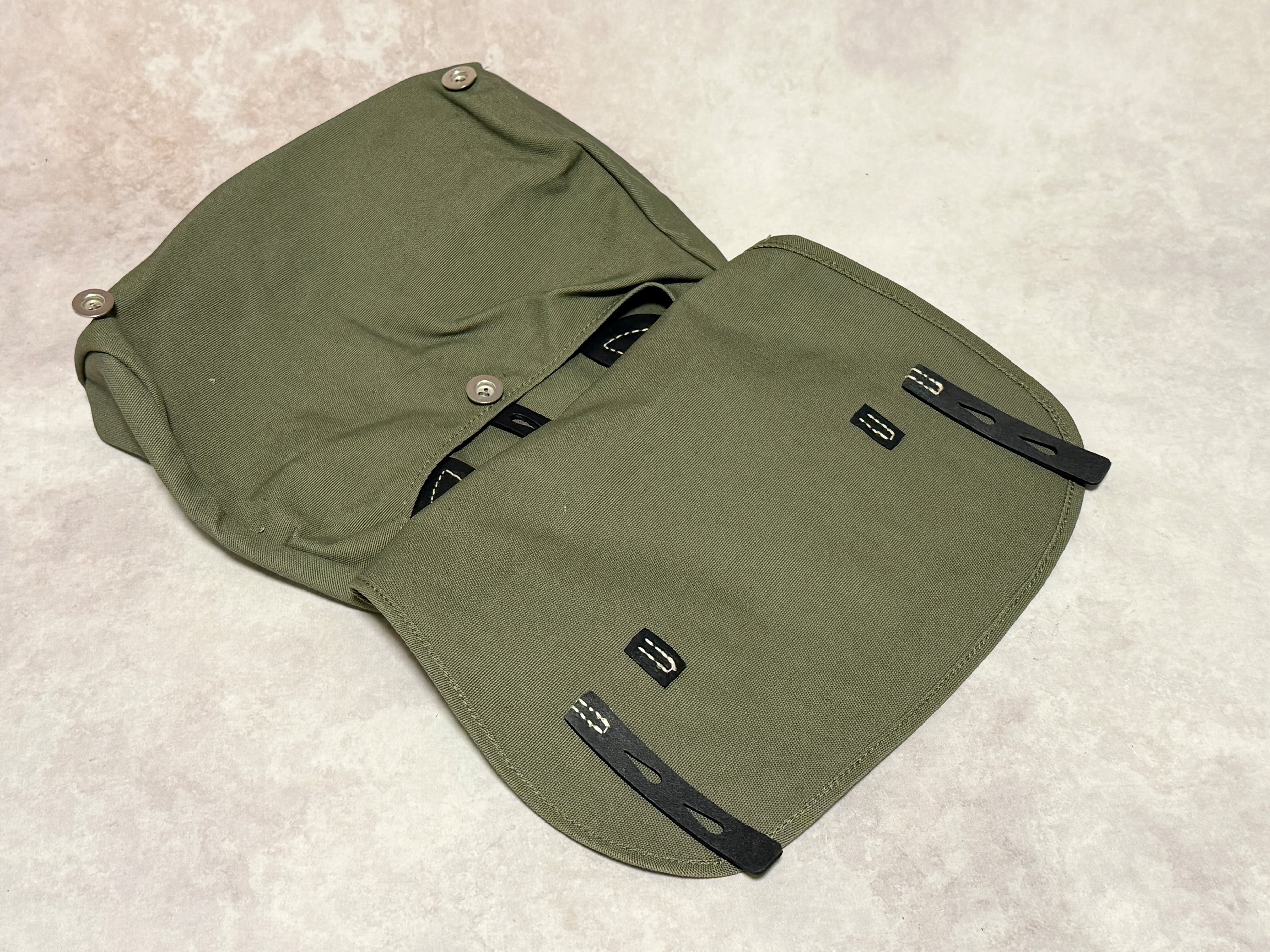WWII ドイツ軍 M31雑嚢（初期型・ブラックレザー） | アイヘンバウム