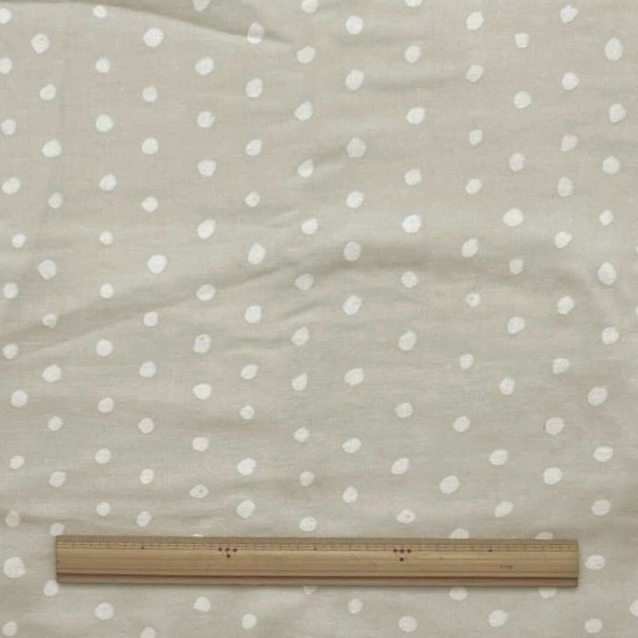 ★NY821◆3ｍ◆綿100%ダブルガーゼ生地◆ベージュ◆水玉ドット