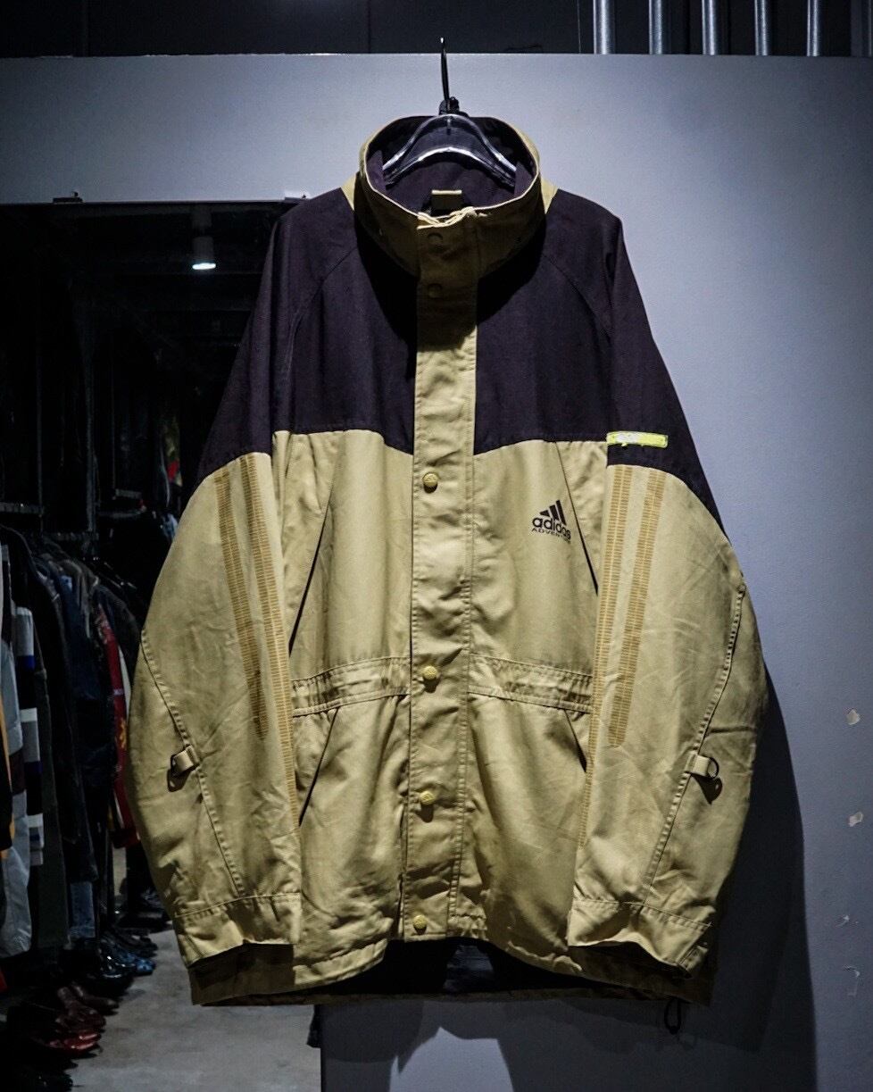 add (C) vintage】90's “adidas Adventure” Technical Mountain Jacket