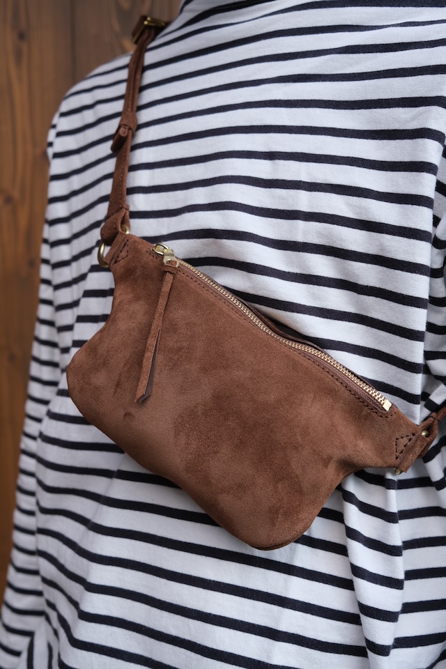 《即納》sway sling bag【Brown Suede】