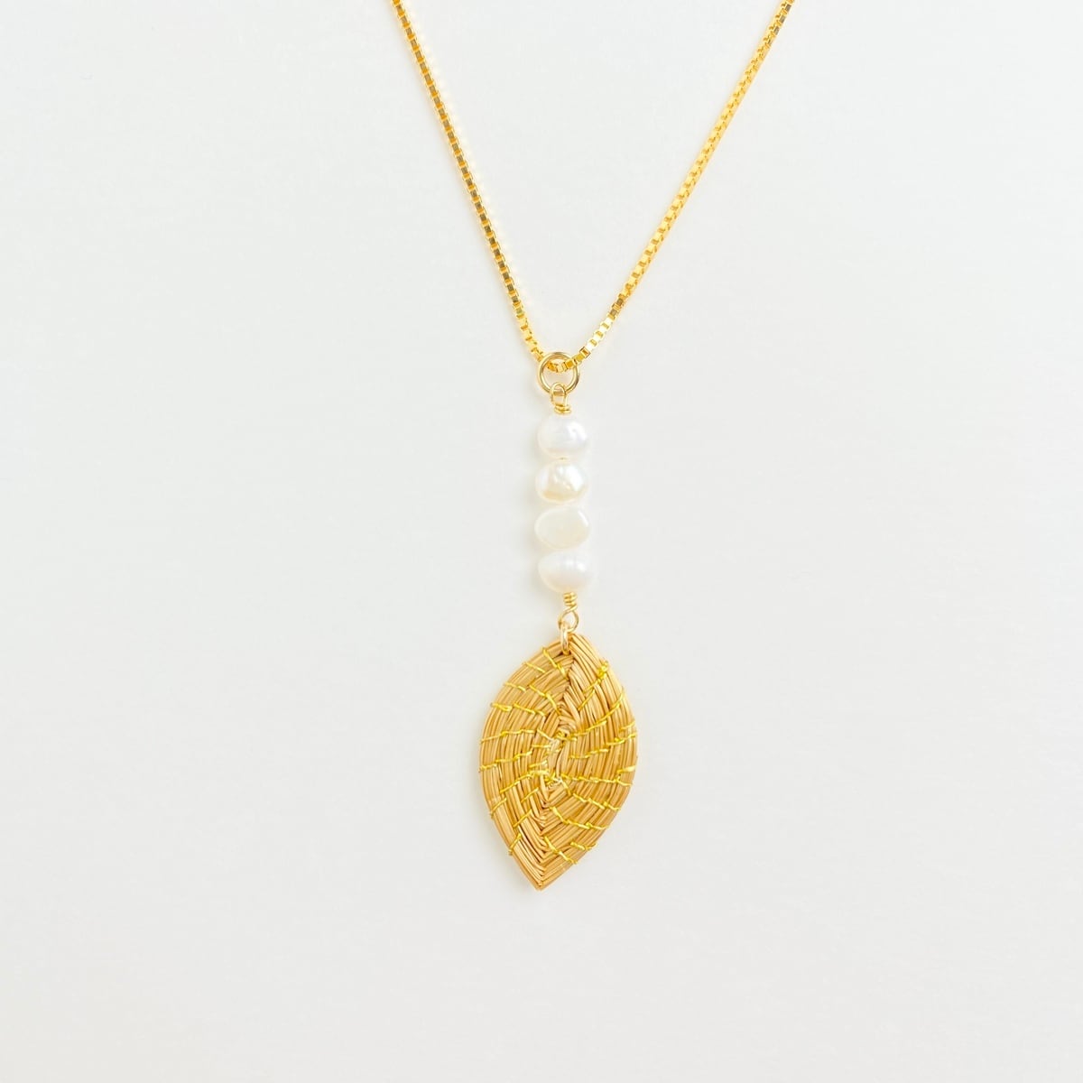 ビオジュエリー】 黄金の草 カッピンドウラード ネックレス リーフ