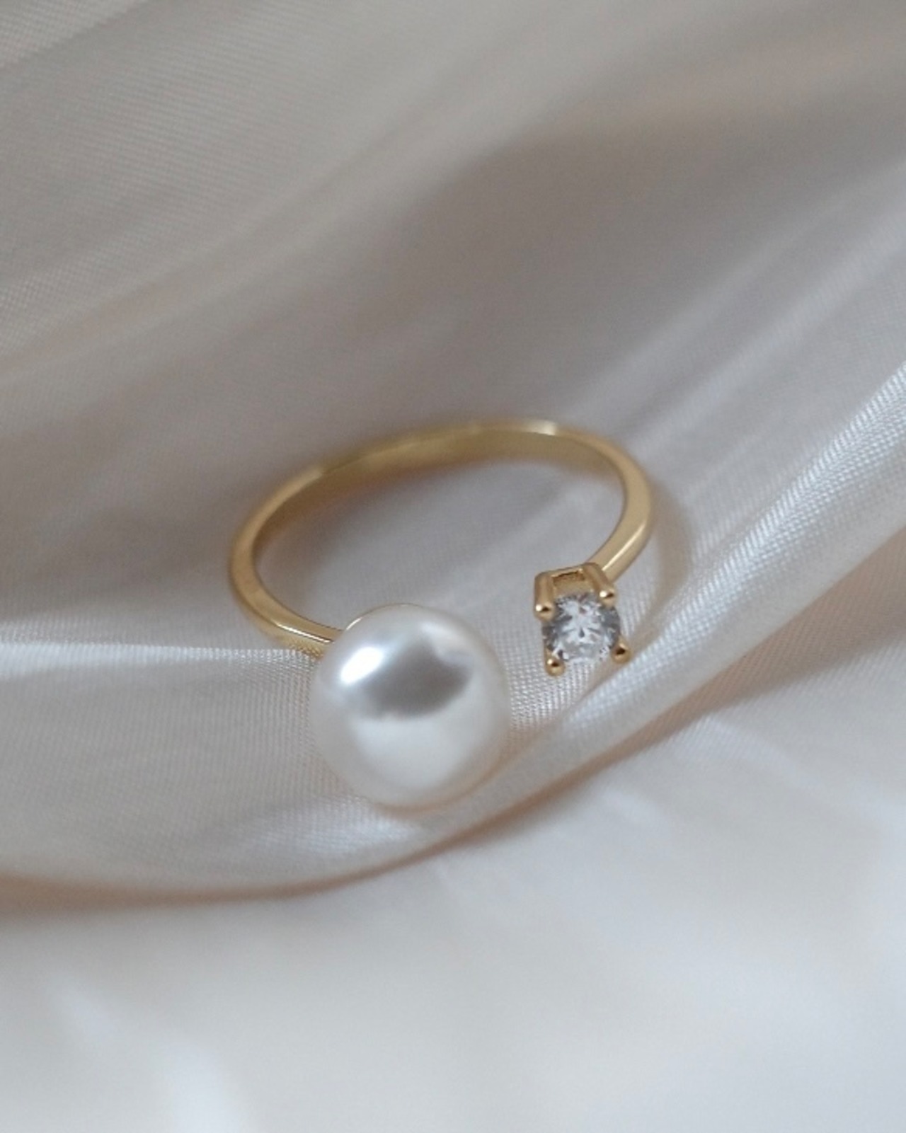 soft drop pearl ring