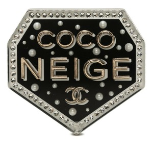 シャネル ココマーク COCO NEIGE エンブレム ブローチ D18B刻印 ブラック プラスチック ラインストーン レディース CHANEL 【中古】