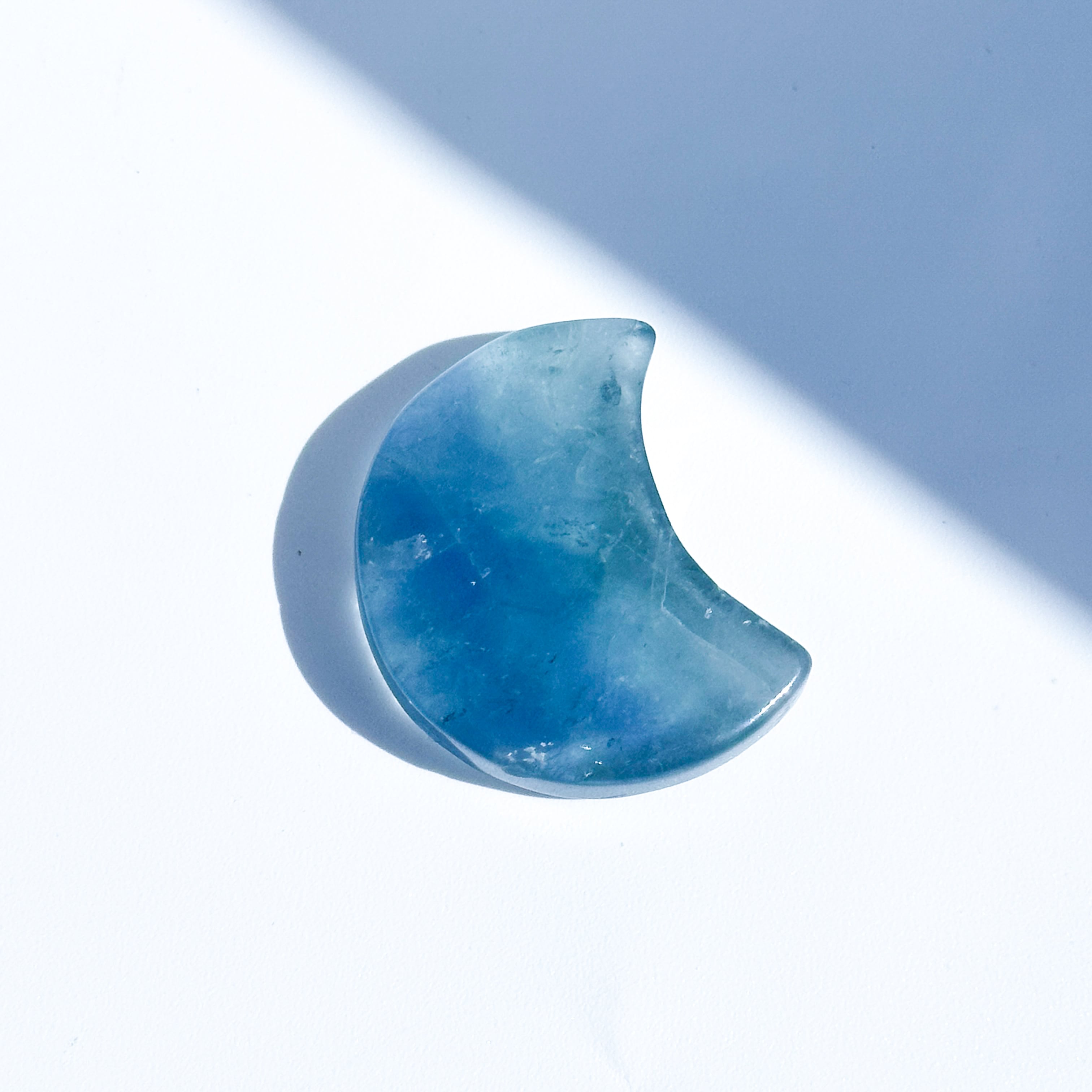 ブルーフローライト 三日月13◇ Fluorite ◇天然石・鉱物