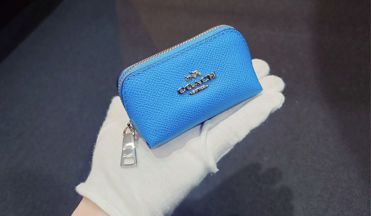 COACH コーチ レザー 三角 ミニ ポーチ コインケース 小銭入れ コスメ