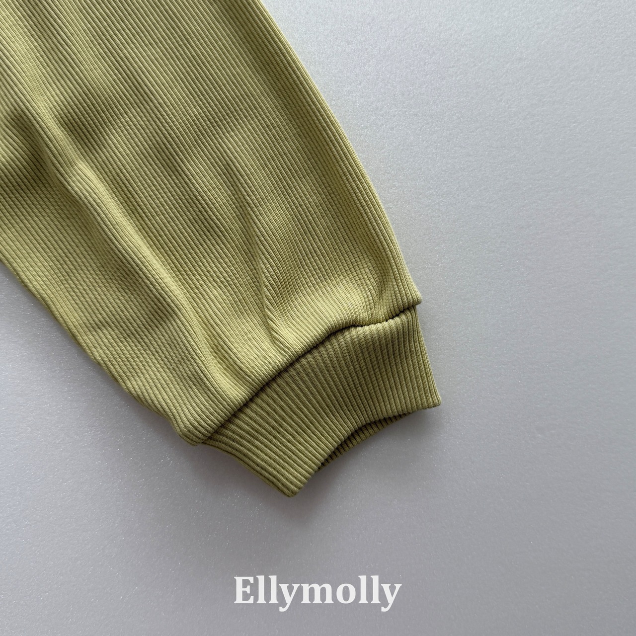 【取寄/韓国直送】Elly molly ヘイズルレイヤードTシャツ｜秋服｜韓国子供服｜26/AT