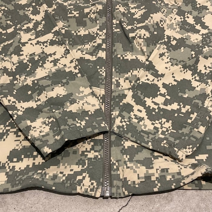 古着 U.S.Military ECWCS GENⅢ Lv.4 ウィンドジャケット デジタルカモ デッドストック ミリタリー サイズ表記：S-LONG　 gd010