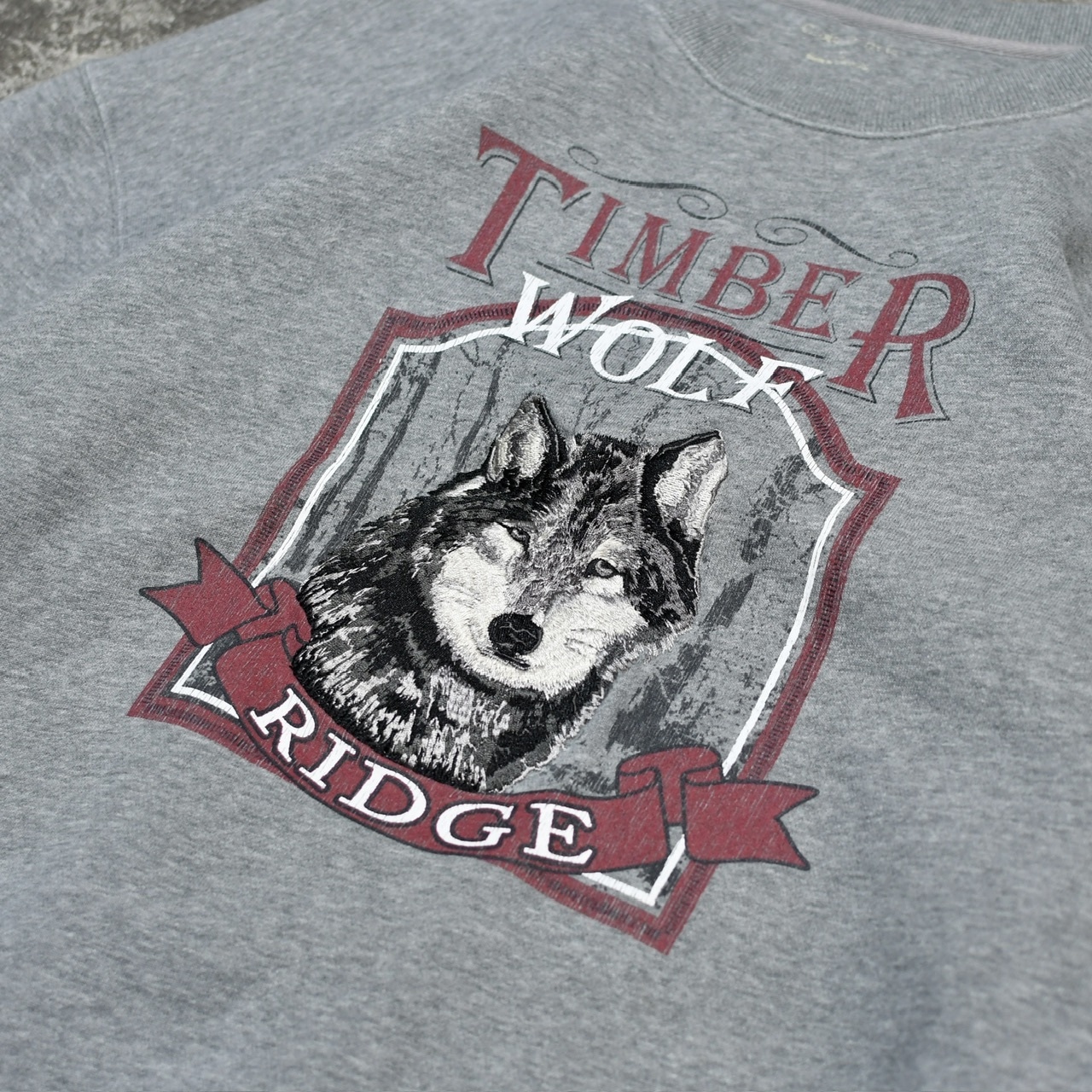 wolf embroidery sweat gray